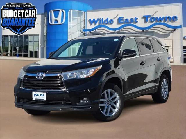 2016 Toyota Highlander LE V6 for sale in Madison, WI