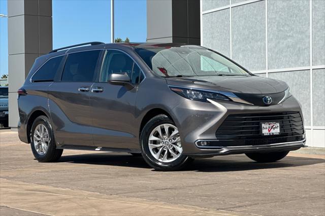 2024 Toyota Sienna XLE