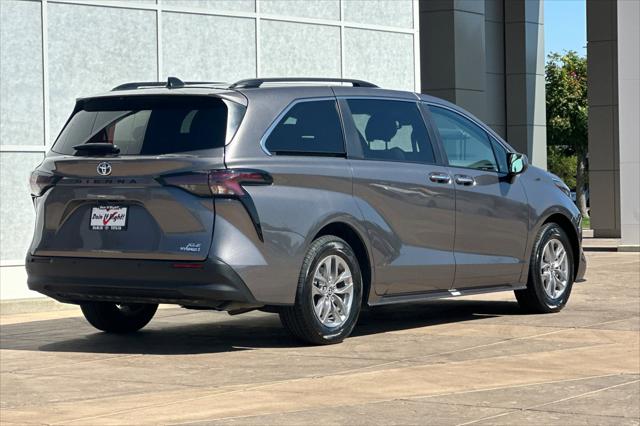 2024 Toyota Sienna XLE