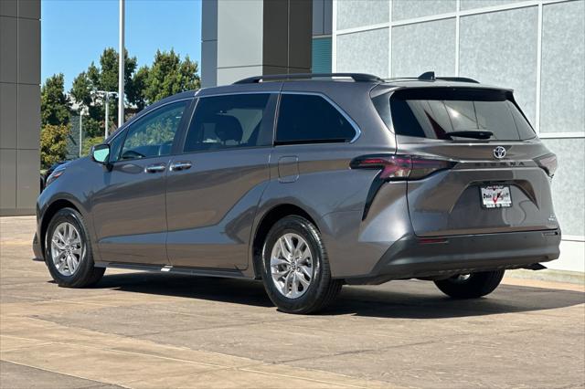 2024 Toyota Sienna XLE