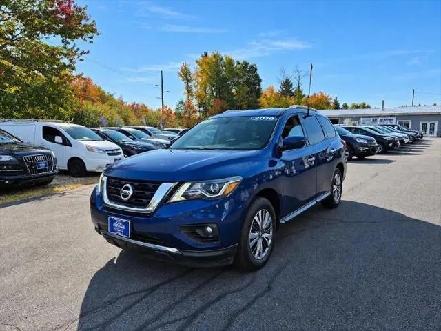 2019 Nissan Pathfinder SL for sale in Rochester, NH