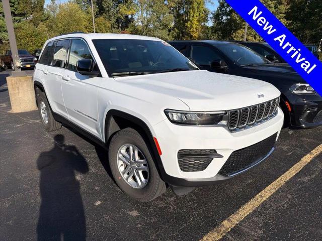 2025 Jeep Grand Cherokee Laredo 4x4 for sale in Merrill, WI