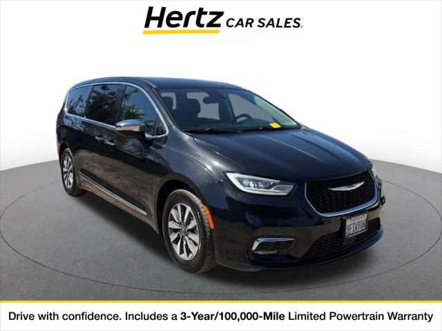 2023 Chrysler Pacifica Hybrid Limited for sale in Riverside, CA