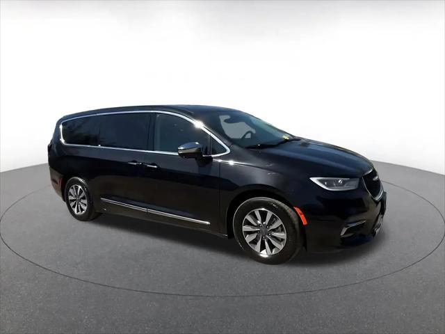 2023 Chrysler Pacifica Hybrid Limited