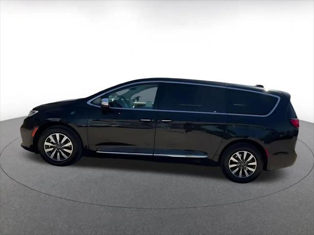 2023 Chrysler Pacifica Hybrid Limited