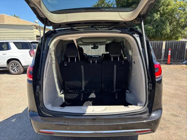 2023 Chrysler Pacifica Hybrid Limited