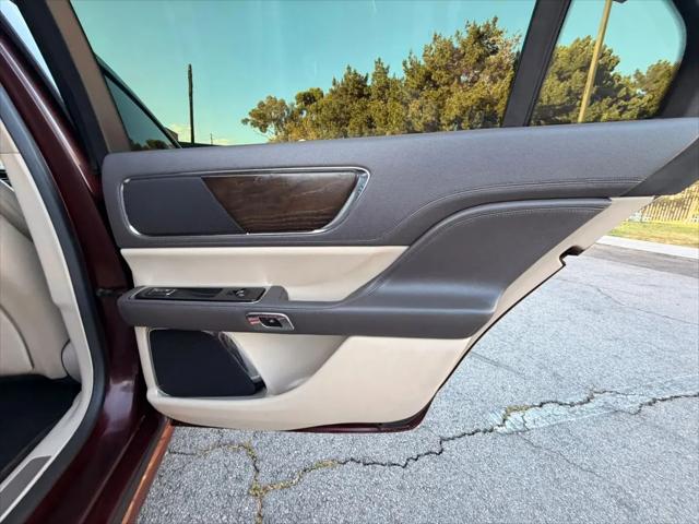 2017 Lincoln Continental Select