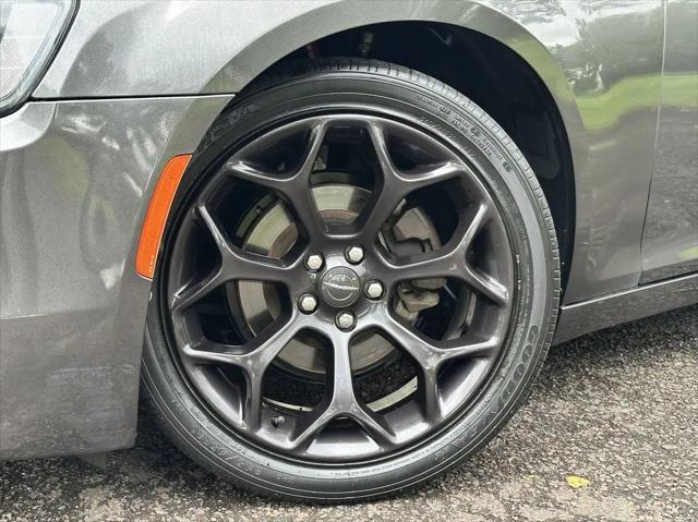 2019 Chrysler 300 Touring