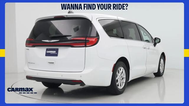 2023 Chrysler Pacifica Touring