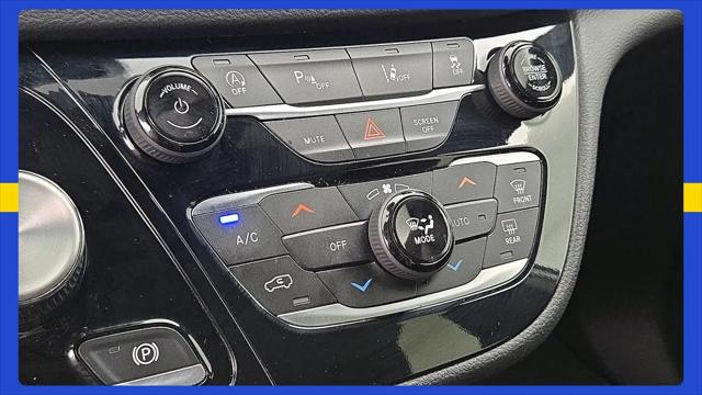 2023 Chrysler Pacifica Touring