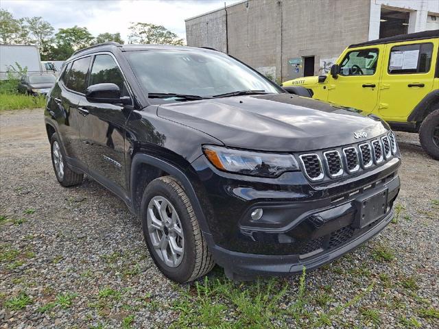 2025 Jeep Compass Latitude 4x4 2025 Jeep Compass Latitude 4x4