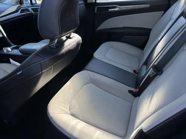 2020 Ford Fusion SE