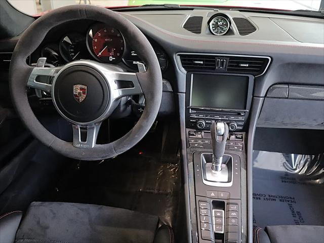 2016 Porsche 911 Carrera 4 GTS