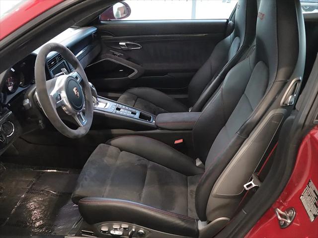 2016 Porsche 911 Carrera 4 GTS