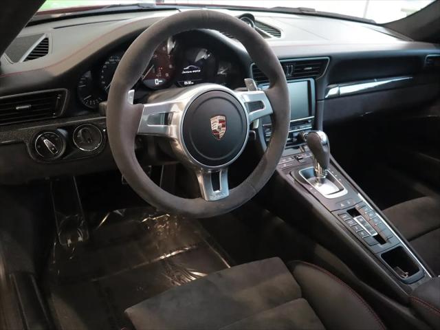 2016 Porsche 911 Carrera 4 GTS