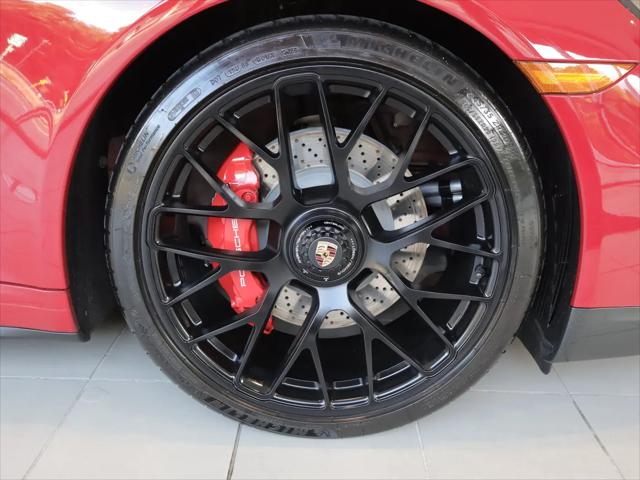 2016 Porsche 911 Carrera 4 GTS