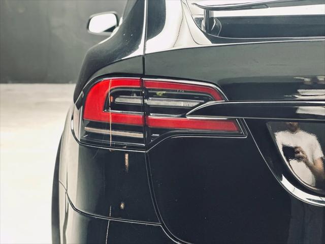 2022 Tesla Model X Plaid Tri Motor All-Wheel Drive