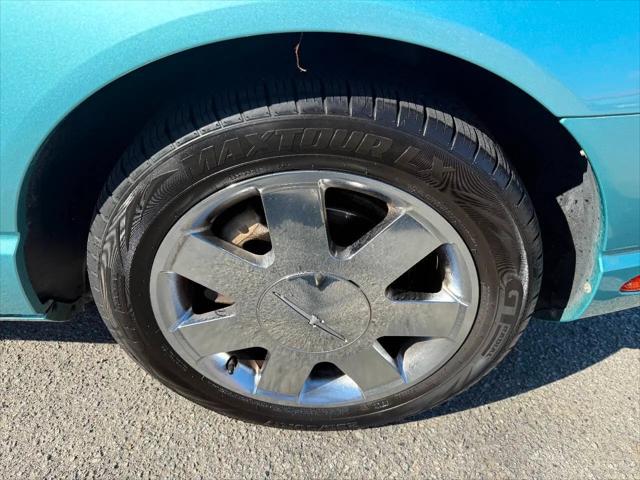 2002 Ford Thunderbird Deluxe