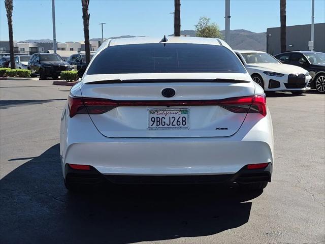 2022 Toyota Avalon XSE Nightshade Hybrid