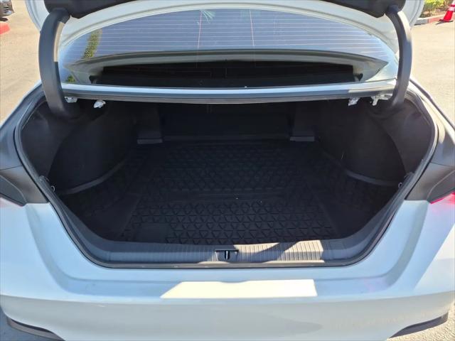 2022 Toyota Avalon XSE Nightshade Hybrid