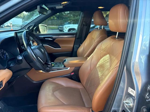 2021 Toyota Highlander Hybrid Platinum