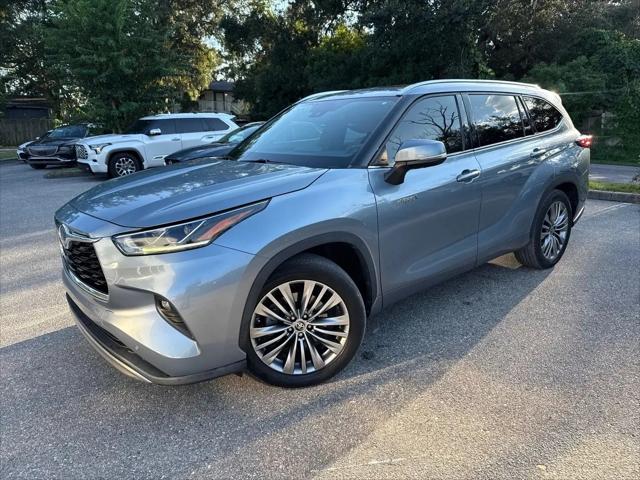 2021 Toyota Highlander Hybrid Platinum