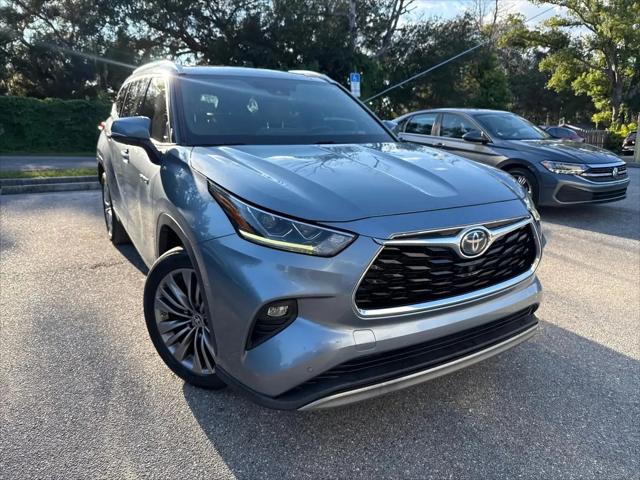 2021 Toyota Highlander Hybrid Platinum