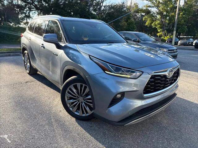 2021 Toyota Highlander Hybrid Platinum