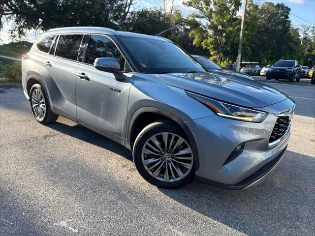2021 Toyota Highlander Hybrid Platinum
