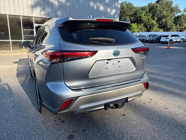 2021 Toyota Highlander Hybrid Platinum