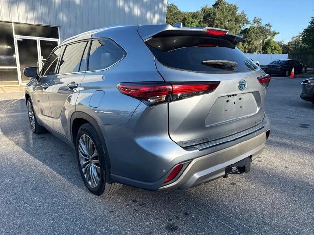 2021 Toyota Highlander Hybrid Platinum