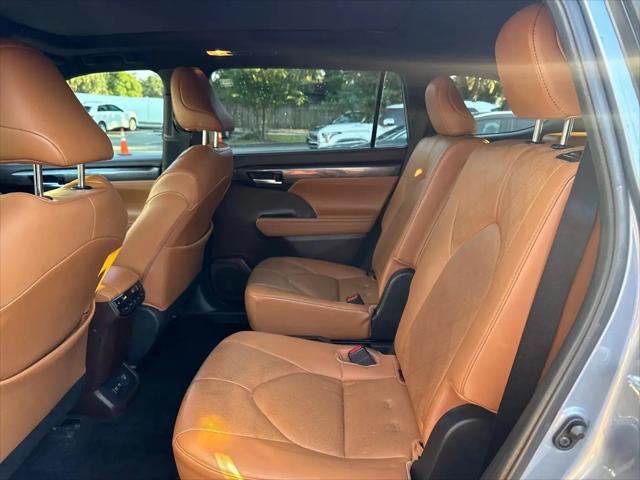2021 Toyota Highlander Hybrid Platinum