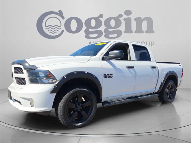 2017 Ram 1500 Express Crew Cab 4x4 57 Box for sale in Jacksonville, FL