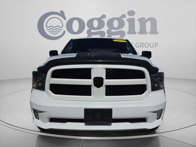 2017 Ram 1500 Express Crew Cab 4x4 57 Box