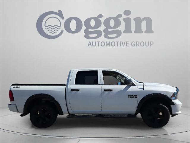 2017 Ram 1500 Express Crew Cab 4x4 57 Box