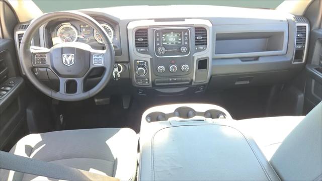 2017 Ram 1500 Express Crew Cab 4x4 57 Box