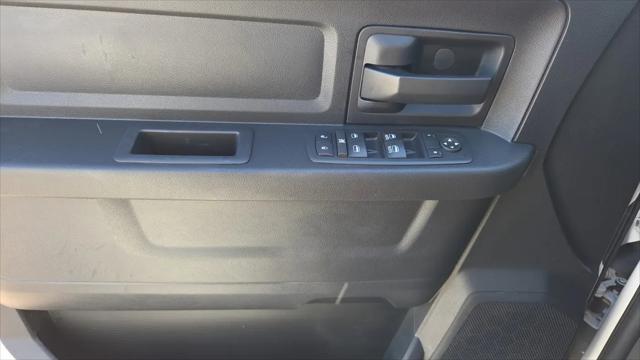 2017 Ram 1500 Express Crew Cab 4x4 57 Box