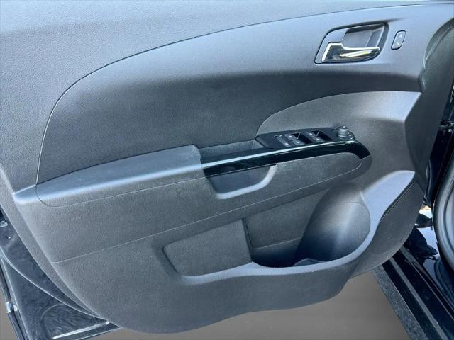 2020 Chevrolet Sonic FWD Hatchback LT 5-Door