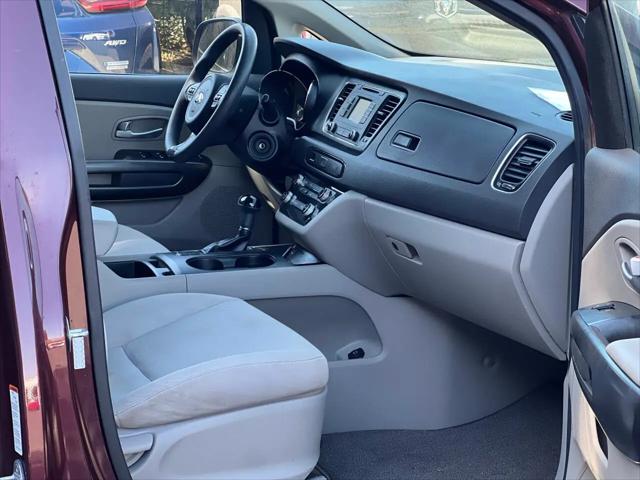 2016 Kia Sedona LX