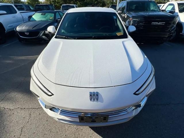2025 Buick NV Preferred FWD