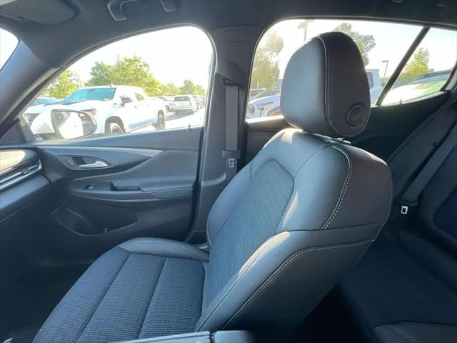 2025 Buick NV Preferred FWD