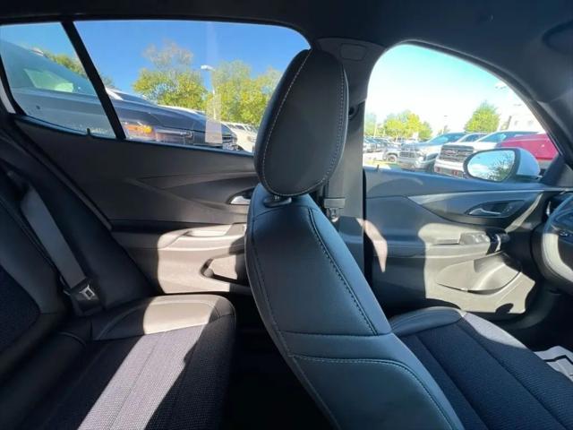 2025 Buick NV Preferred FWD