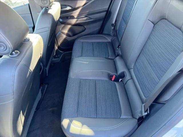 2025 Buick NV Preferred FWD