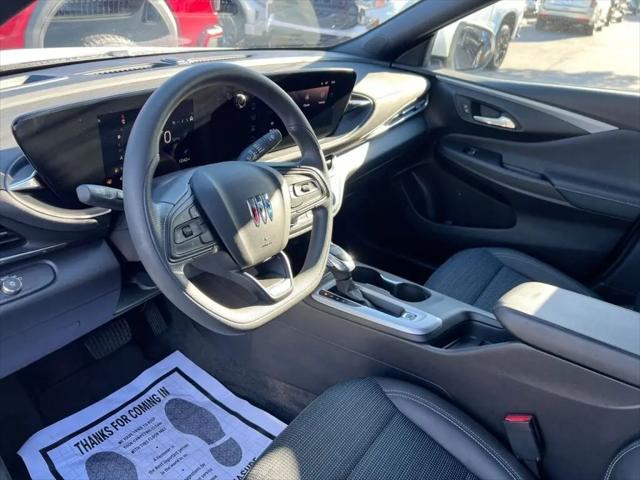 2025 Buick NV Preferred FWD