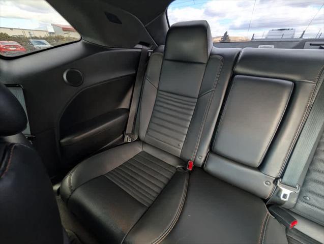 2016 Dodge Challenger R/T Plus Shaker