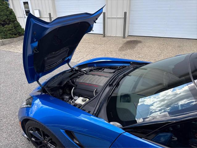 2014 Chevrolet Corvette Stingray Z51 2dr Coupe w/3LT