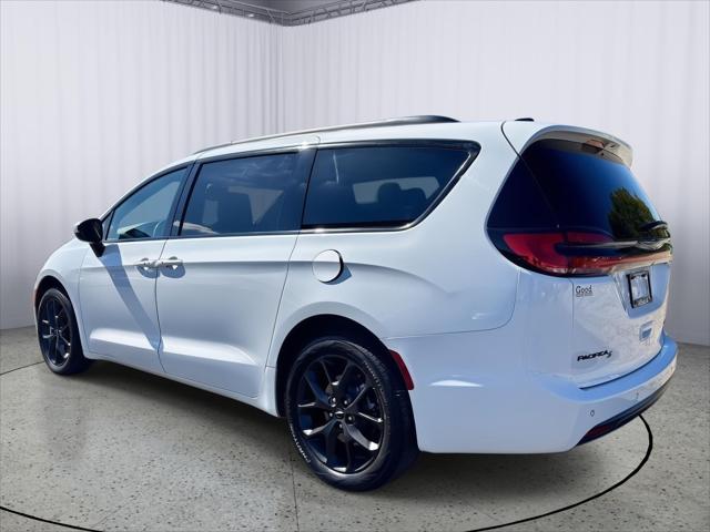 2023 Chrysler Pacifica Touring L AWD
