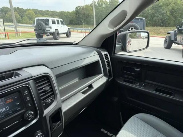2017 Ram 1500 Express Crew Cab 4x4 57 Box