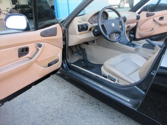 1996 BMW Z3 5 SPEED MANUAL**LOCAL TRADE**