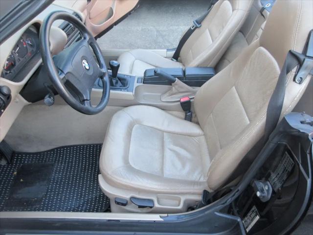1996 BMW Z3 5 SPEED MANUAL**LOCAL TRADE**